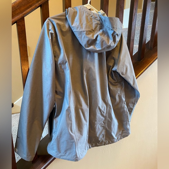 Womens rain jacket - Picture 2 of 4